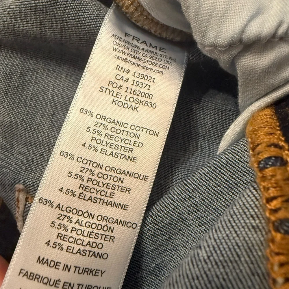 Frame Le One Skinny Jeans fits sizes 23-38